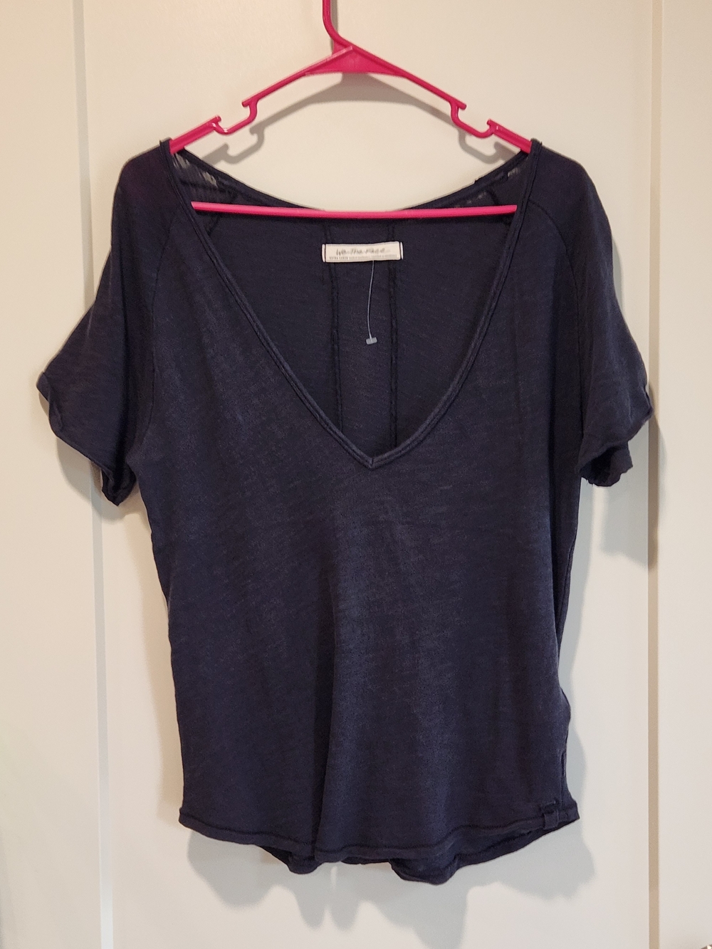 Free People We The Free Black V-Neck T-Shirt Relaxed Fit Lightweight XL NWOT